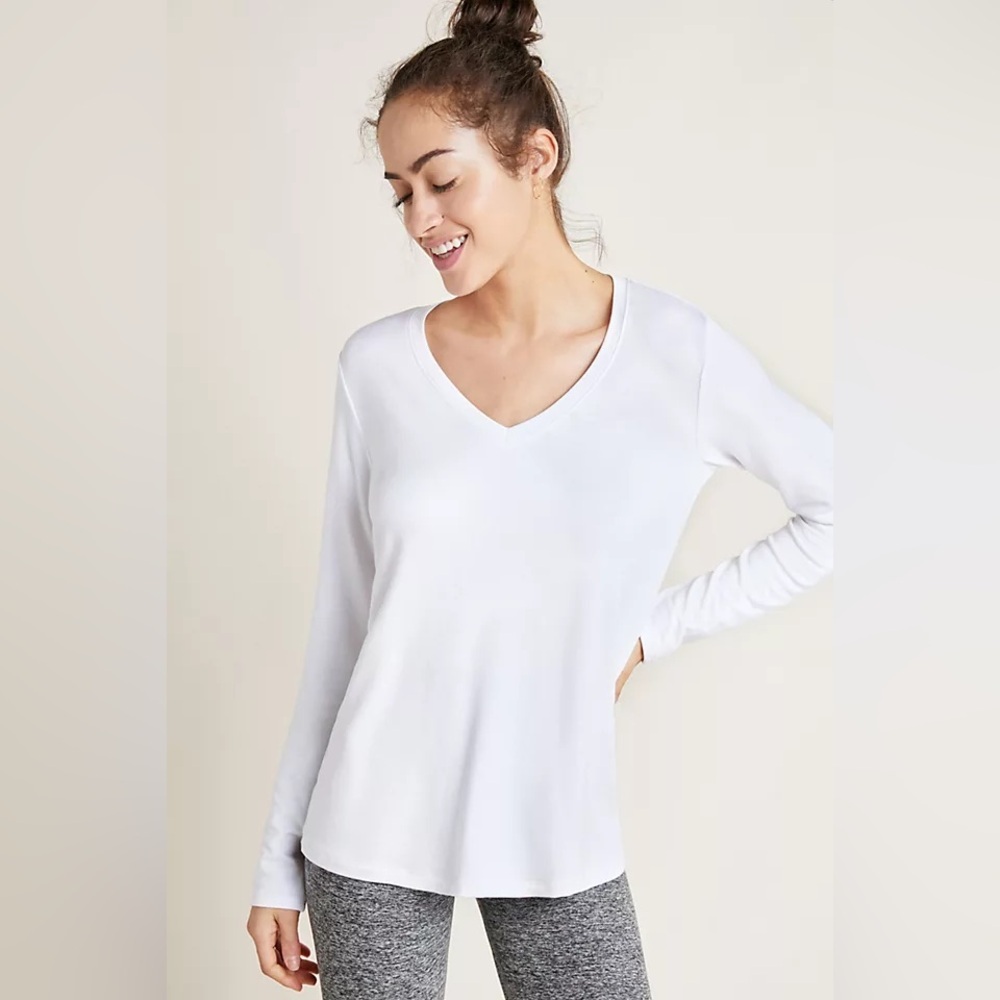 DENVER HAYES | White Long Sleeve V-Neck Top Semi-fitted
